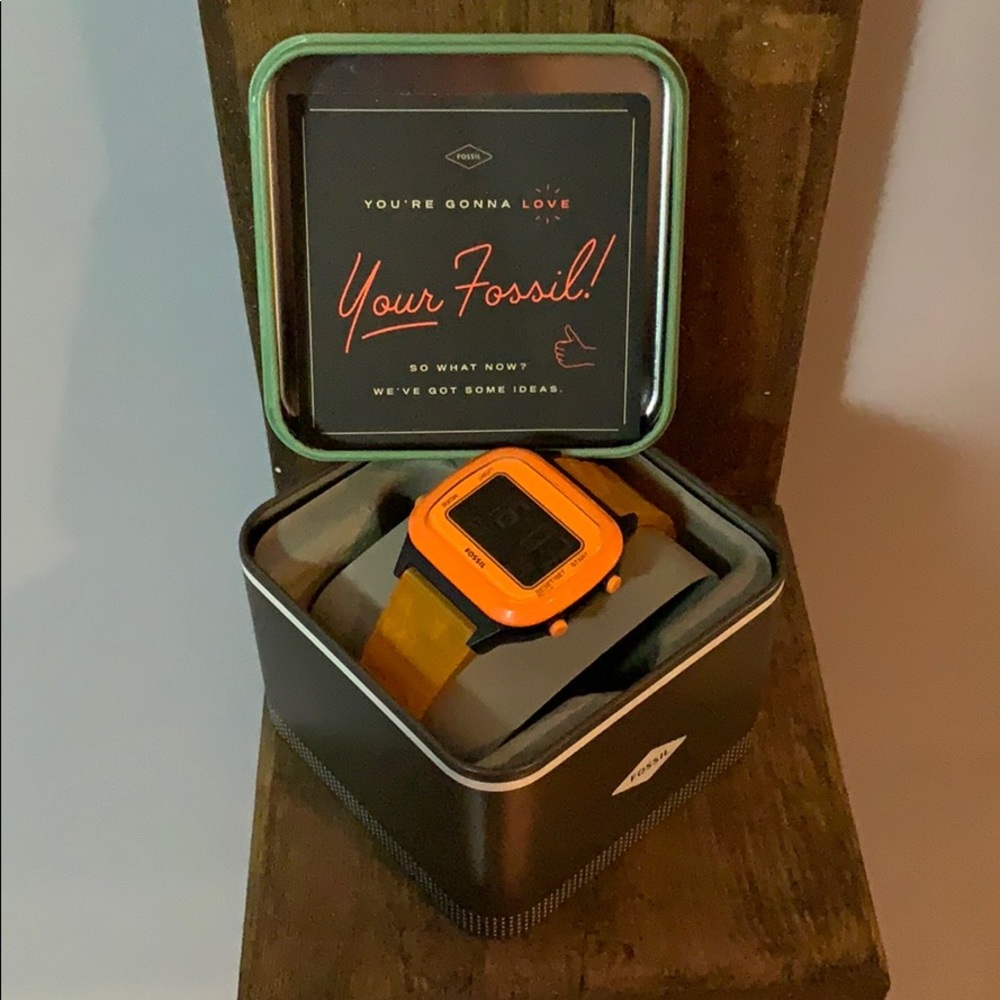 Fossil Watch - Picture 3 of 3
